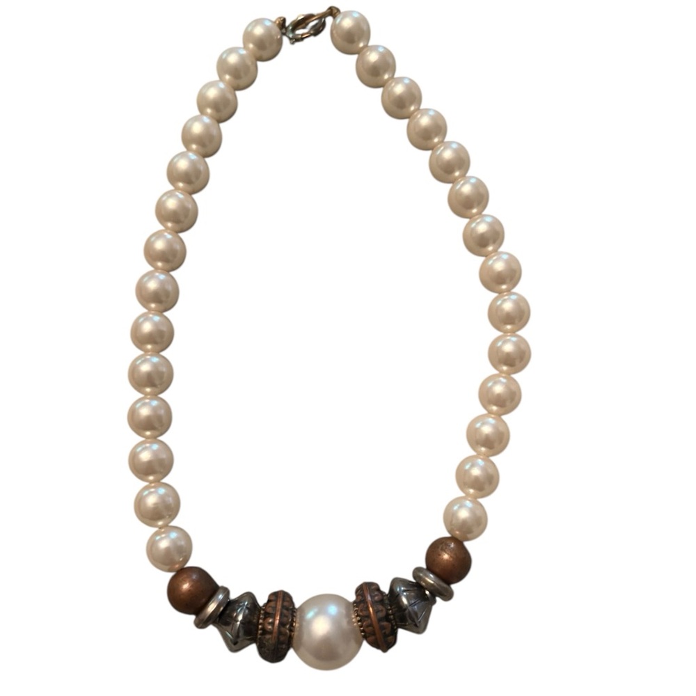 Elegant Pearl and Brown Beaded Necklace